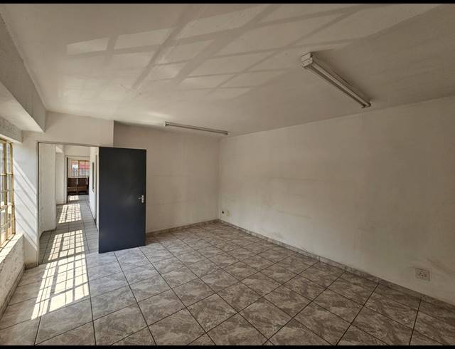 548M² WAREHOUSE TO LET IN MEADOWDALE